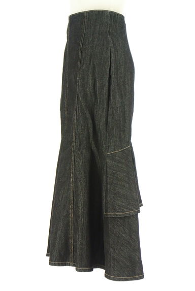 PROPORTION BODY DRESSING（プロポーションボディ ドレッシング）の古着「後ろティアードフリルロングデニムスカート（ロングスカート・マキシスカート）」大画像３へ