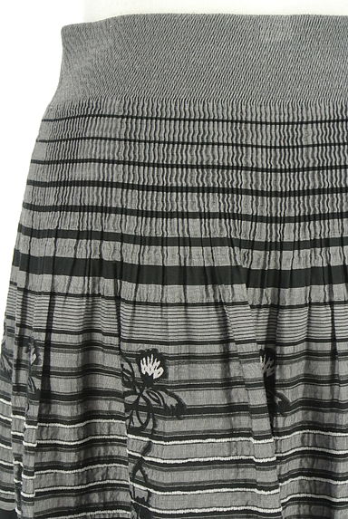 COMME CA（コムサ）の古着「Gabardine K.T ボーダー×花柄ロングスカート（ロングスカート・マキシスカート）」大画像４へ