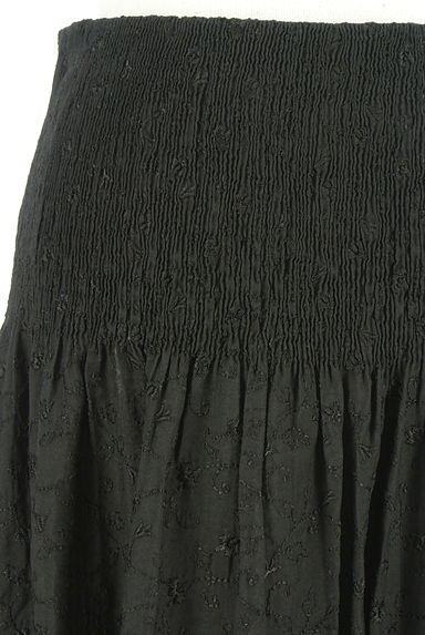COMME CA（コムサ）の古着「Gabardine K.T 花柄刺繍ロングスカート（ロングスカート・マキシスカート）」大画像４へ