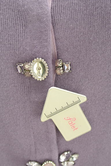 JILL by JILLSTUART（ジルバイジルスチュアート）の古着「飾りビジュー付きニットカーディガン（カーディガン・ボレロ）」大画像５へ