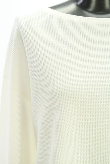 LOUNIE（ルーニィ）の古着「バックボタンワッフルカットソー（ニット）」大画像４へ