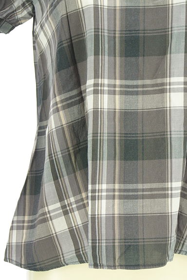 NATURAL BEAUTY BASIC（ナチュラルビューティベーシック）の古着「リボンパフスリーブチェックブラウス（カットソー・プルオーバー）」大画像５へ