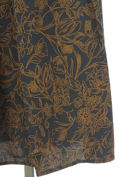 NATURAL BEAUTY BASIC（ナチュラルビューティベーシック）の古着「ベルト付き花柄膝下ワンピース（ワンピース・チュニック）」大画像５へ