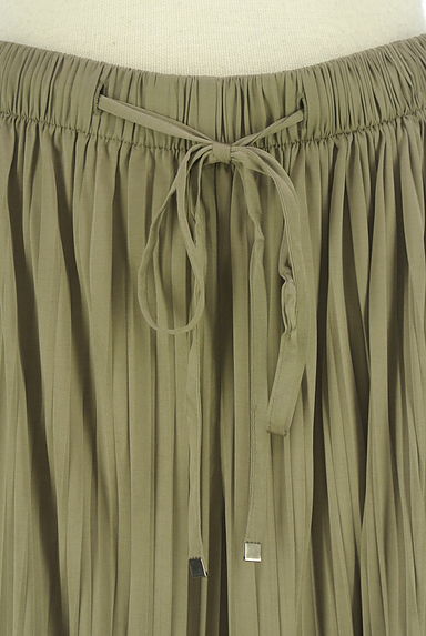 クリックで大画像表示 INDIVI(インディヴィ)の古着「プリーツフレアパンツ(パンツ)」大画像4へ