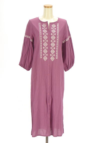 NATURAL BEAUTY BASIC（ナチュラルビューティベーシック）の古着「刺繍入りロングシャツワンピース（ワンピース・チュニック）」大画像１へ