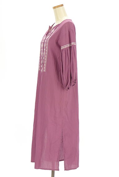 NATURAL BEAUTY BASIC（ナチュラルビューティベーシック）の古着「刺繍入りロングシャツワンピース（ワンピース・チュニック）」大画像３へ