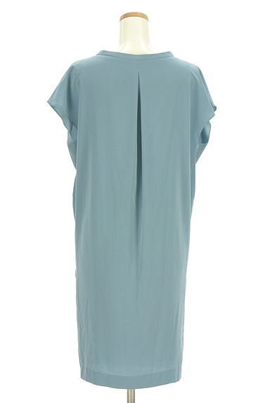 クリックで大画像表示 UNITED ARROWS(ユナイテッドアローズ)の古着「ウエストタック膝丈コクーンワンピース(ワンピース・チュニック)」大画像2へ