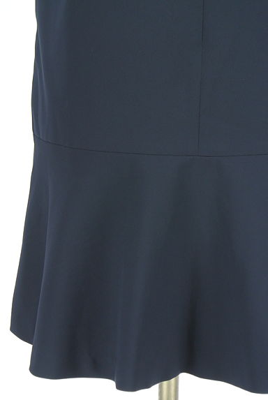 NATURAL BEAUTY BASIC（ナチュラルビューティベーシック）の古着「裾フリル膝丈ノースリワンピース（ワンピース・チュニック）」大画像５へ