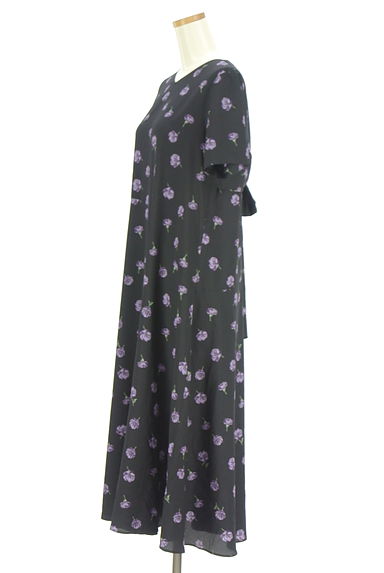 INDIVI（インディヴィ）の古着「半そで花柄シフォンワンピース（ワンピース・チュニック）」大画像３へ