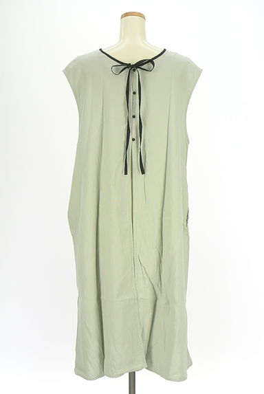 クリックで大画像表示 SM2(サマンサモスモス)の古着「バックボタンロングベスト(ベスト・ジレ)」大画像2へ