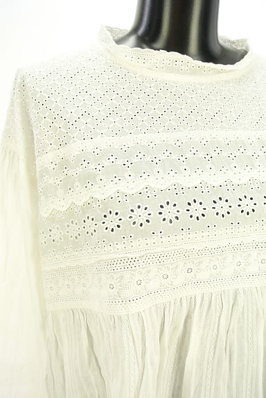 クリックで大画像表示 Samansa Mos2(サマンサモスモス)の古着「レースブラウス(カットソー・プルオーバー)」大画像4へ