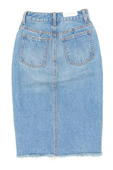 クリックで大画像表示 AZUL BY MOUSSY(アズールバイマウジー)の古着「フリンジ膝丈デニムタイトスカート(スカート)」大画像2へ