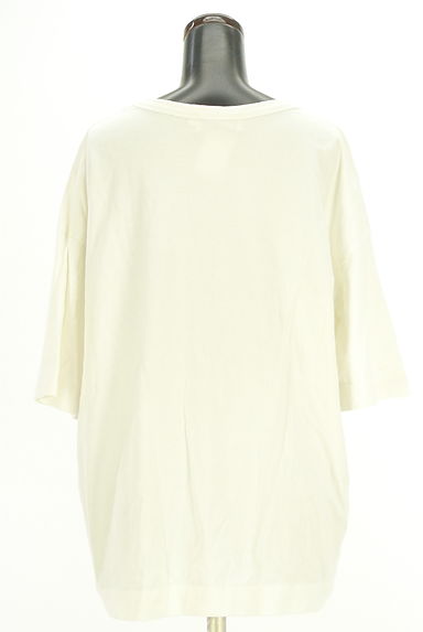 クリックで大画像表示 AZUL BY MOUSSY(アズールバイマウジー)の古着「ロゴポケット付きTシャツ(Tシャツ)」大画像2へ