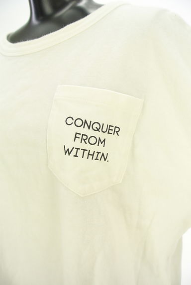 クリックで大画像表示 AZUL BY MOUSSY(アズールバイマウジー)の古着「ロゴポケット付きTシャツ(Tシャツ)」大画像4へ