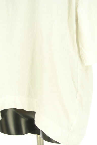 クリックで大画像表示 AZUL BY MOUSSY(アズールバイマウジー)の古着「ロゴポケット付きTシャツ(Tシャツ)」大画像5へ