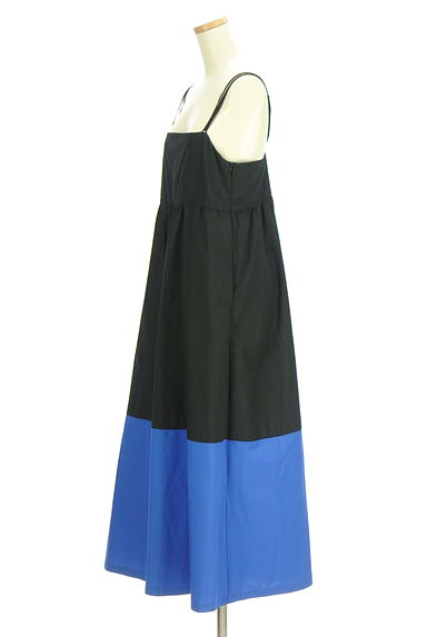 クリックで大画像表示 AZUL BY MOUSSY(アズールバイマウジー)の古着「バイカラーロングキャミワンピース(キャミワンピース)」大画像3へ