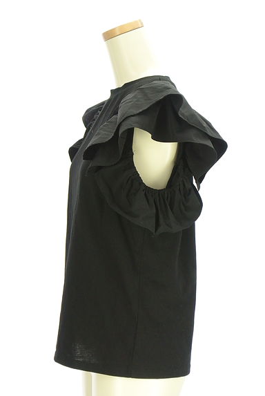 AZUL BY MOUSSY（アズールバイマウジー）の古着「ボリュームフリルオープンショルダートップス（カットソー・プルオーバー）」大画像３へ