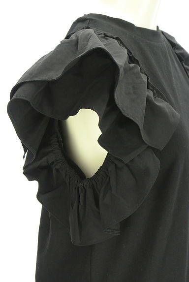 AZUL BY MOUSSY（アズールバイマウジー）の古着「ボリュームフリルオープンショルダートップス（カットソー・プルオーバー）」大画像４へ