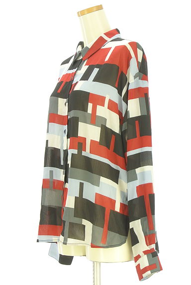 AZUL BY MOUSSY（アズールバイマウジー）の古着「幾何学模様シフォンブラウス（ブラウス）」大画像３へ