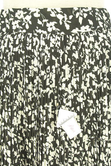 クリックで大画像表示 AZUL BY MOUSSY(アズールバイマウジー)の古着「花柄シフォンプリーツスカート(ロングスカート・マキシスカート)」大画像5へ