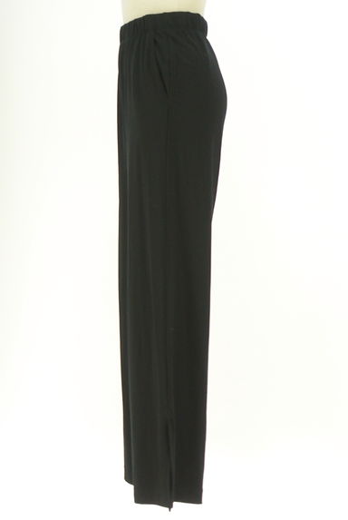 クリックで大画像表示 AZUL BY MOUSSY(アズールバイマウジー)の古着「裾スリットパンツ(パンツ)」大画像3へ