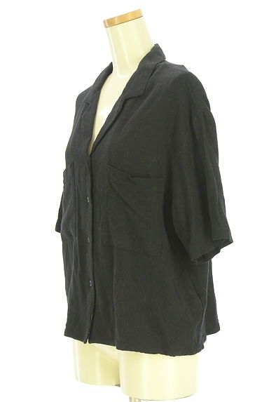 クリックで大画像表示 AZUL BY MOUSSY(アズールバイマウジー)の古着「半そでオープンカラーシャツ(ブラウス)」大画像3へ