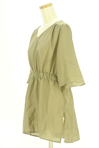 クリックで大画像表示 AZUL BY MOUSSY(アズールバイマウジー)の古着「Vネック半袖シアーカットソー(カットソー・プルオーバー)」大画像3へ