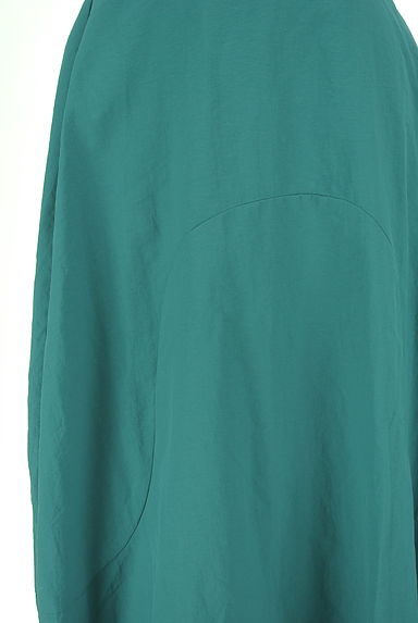 クリックで大画像表示 AZUL BY MOUSSY(アズールバイマウジー)の古着「裾ドロストナイロンロングスカート(ロングスカート・マキシスカート)」大画像4へ