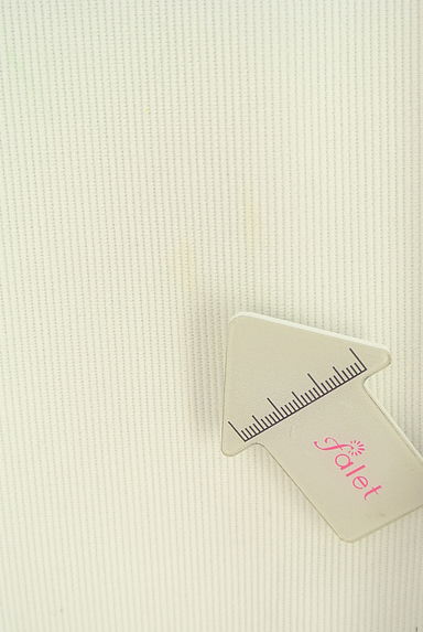 クリックで大画像表示 AZUL BY MOUSSY(アズールバイマウジー)の古着「バックオープンフレンチスリーブカットソー(ニット)」大画像5へ