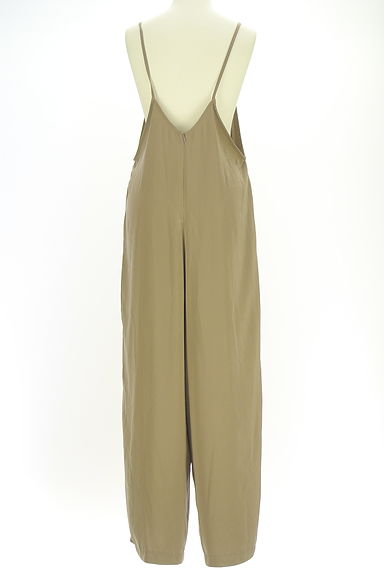 クリックで大画像表示 AZUL BY MOUSSY(アズールバイマウジー)の古着「キャミコンビネゾン(コンビネゾン・オールインワン)」大画像2へ