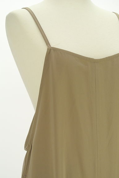 クリックで大画像表示 AZUL BY MOUSSY(アズールバイマウジー)の古着「キャミコンビネゾン(コンビネゾン・オールインワン)」大画像4へ