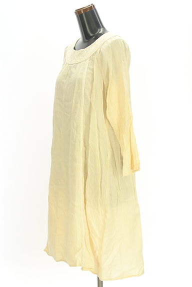 クリックで大画像表示 Samansa Mos2(サマンサモスモス)の古着「レースMIXワンピース(ワンピース・チュニック)」大画像3へ