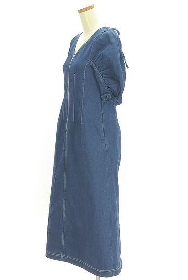 クリックで大画像表示 AZUL BY MOUSSY(アズールバイマウジー)の古着「パフスリデニムワンピース(ワンピース・チュニック)」大画像3へ