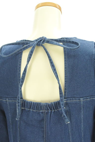クリックで大画像表示 AZUL BY MOUSSY(アズールバイマウジー)の古着「パフスリデニムワンピース(ワンピース・チュニック)」大画像5へ