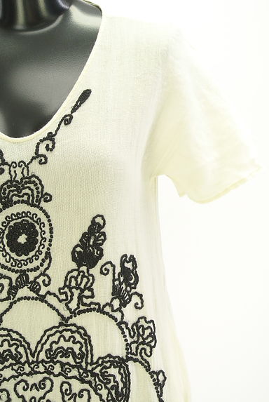 クリックで大画像表示 Sybilla(シビラ)の古着「刺繍入り膝丈ワンピース(カットソー・プルオーバー)」大画像4へ