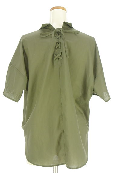 クリックで大画像表示 axes femme(アクシーズファム)の古着「刺繍入りスキッパーブラウス(ブラウス)」大画像2へ