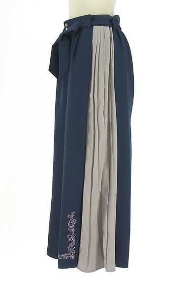 axes femme（アクシーズファム）の古着「サイドプリーツ切替刺繍パンツ（パンツ）」大画像３へ