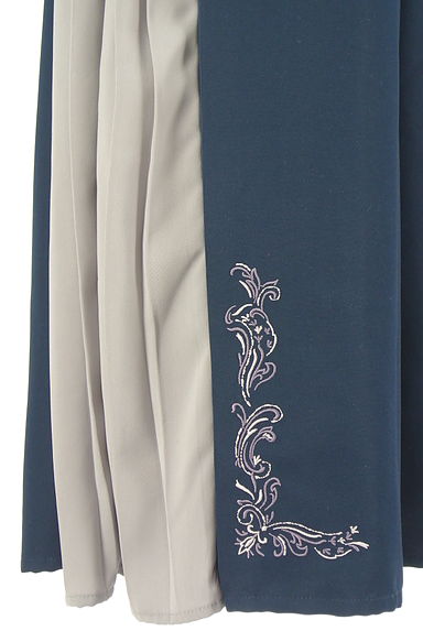 axes femme（アクシーズファム）の古着「サイドプリーツ切替刺繍パンツ（パンツ）」大画像５へ