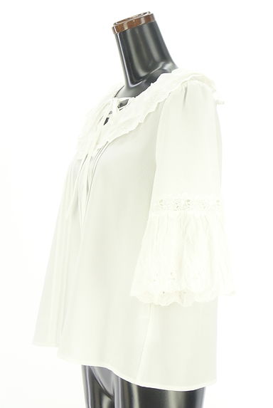 クリックで大画像表示 axes femme(アクシーズファム)の古着「フレア6分袖ビッグカラーブラウス(カットソー・プルオーバー)」大画像3へ