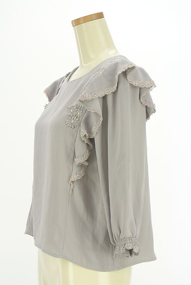 クリックで大画像表示 axes femme(アクシーズファム)の古着「花柄刺繍レース&フリルカットソー(カットソー・プルオーバー)」大画像3へ