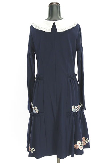 Chesty（チェスティ）の古着「付け襟花刺繍膝丈フレアワンピース（ワンピース・チュニック）」大画像２へ