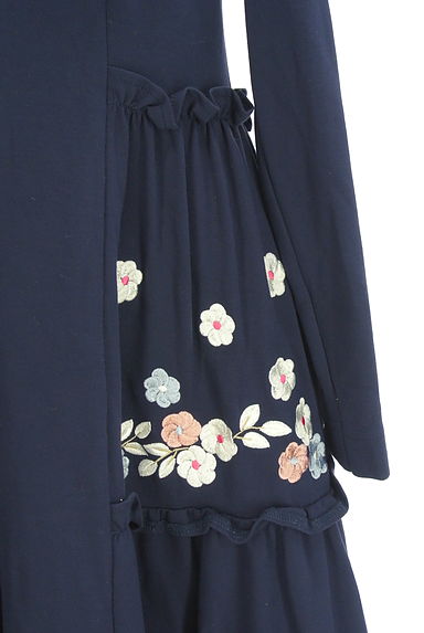 Chesty（チェスティ）の古着「付け襟花刺繍膝丈フレアワンピース（ワンピース・チュニック）」大画像５へ