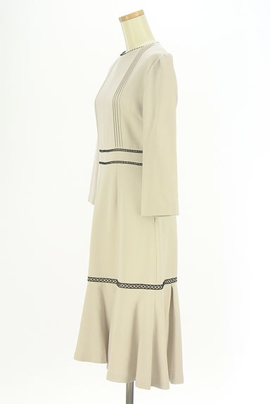 クリックで大画像表示 CELFORD(セルフォード)の古着「刺繍ラインミモレ丈ワンピース(ワンピース・チュニック)」大画像3へ