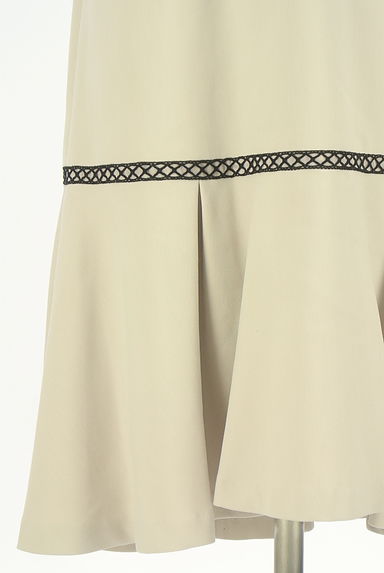 クリックで大画像表示 CELFORD(セルフォード)の古着「刺繍ラインミモレ丈ワンピース(ワンピース・チュニック)」大画像5へ