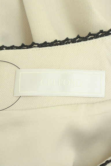 クリックで大画像表示 CELFORD(セルフォード)の古着「刺繍ラインミモレ丈ワンピース(ワンピース・チュニック)」大画像6へ