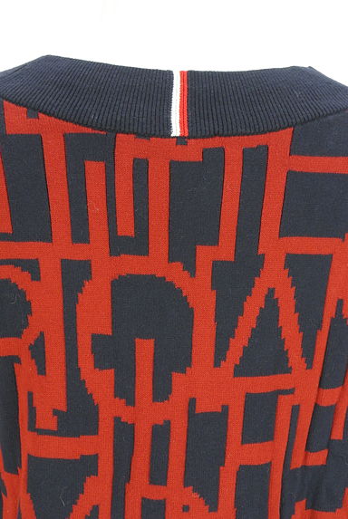 クリックで大画像表示 TOMMY HILFIGER(トミーヒルフィガー)の古着「Vネックロゴ総柄ニットトップス(ニット)」大画像4へ