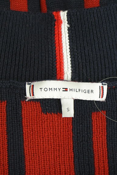 クリックで大画像表示 TOMMY HILFIGER(トミーヒルフィガー)の古着「Vネックロゴ総柄ニットトップス(ニット)」大画像6へ