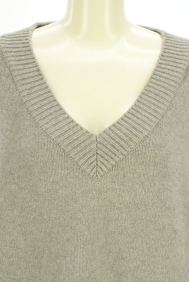 クリックで大画像表示 GALLARDAGALANTE(ガリャルダガランテ)の古着「オーバーサイズVネックニット(セーター)」大画像4へ