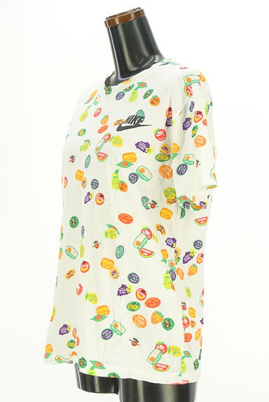 クリックで大画像表示 NIKE(ナイキ)の古着「ロゴ×フルーツ柄半そでTシャツ(Tシャツ)」大画像3へ