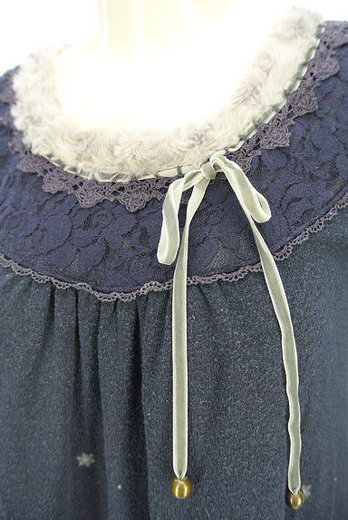 クリックで大画像表示 axes femme(アクシーズファム)の古着「ラメプリント膝上ニットワンピース(ワンピース・チュニック)」大画像4へ